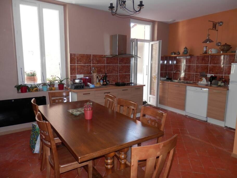 Appartement Spacieux Avec Grand Patio, 1Er Etage Sigean Exterior foto